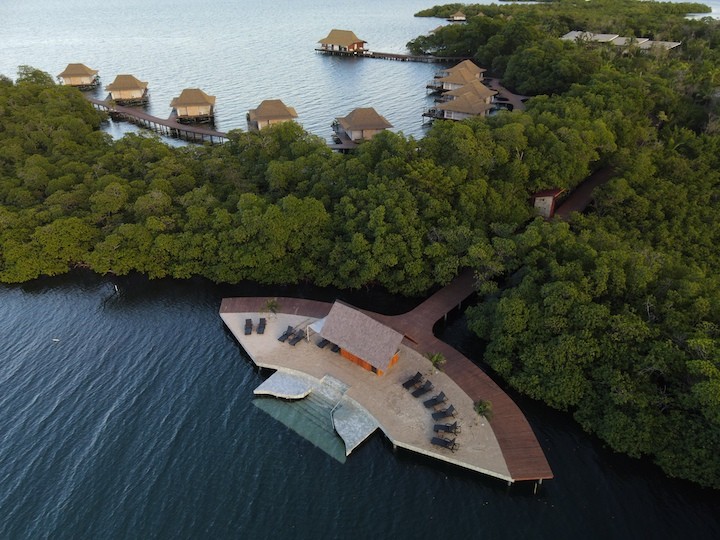 Nuevo resort sostenible en Panamá redefine el lujo sostenible con la primera playa flotante del mundo