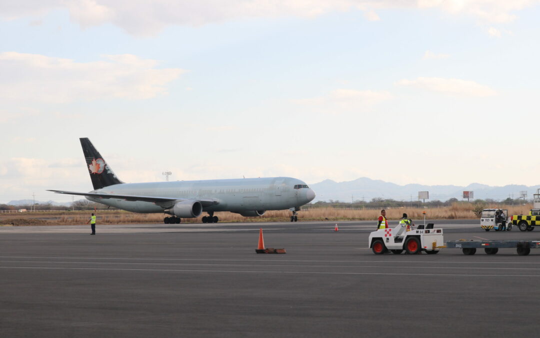 Costa Rica: Primer vuelo de carga con exportación de productos de manufactura y dispositivos aterriza en Guanacaste