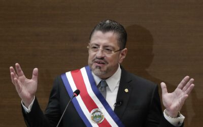 Presidente de Costa Rica y el secretario del SICA analizan la migración y seguridad