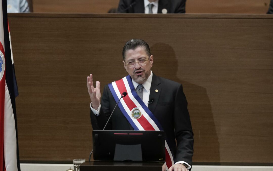 Presidente Chaves resalta importancia de la paz en Foro Económico Mundial