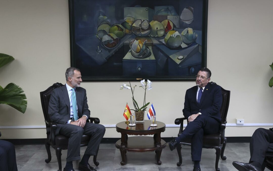 Rey Felipe VI se reúne con el presidente electo de Costa Rica y estrechan lazos
