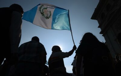Guatemaltecos manifiestan su indignación por reelección de fiscal general