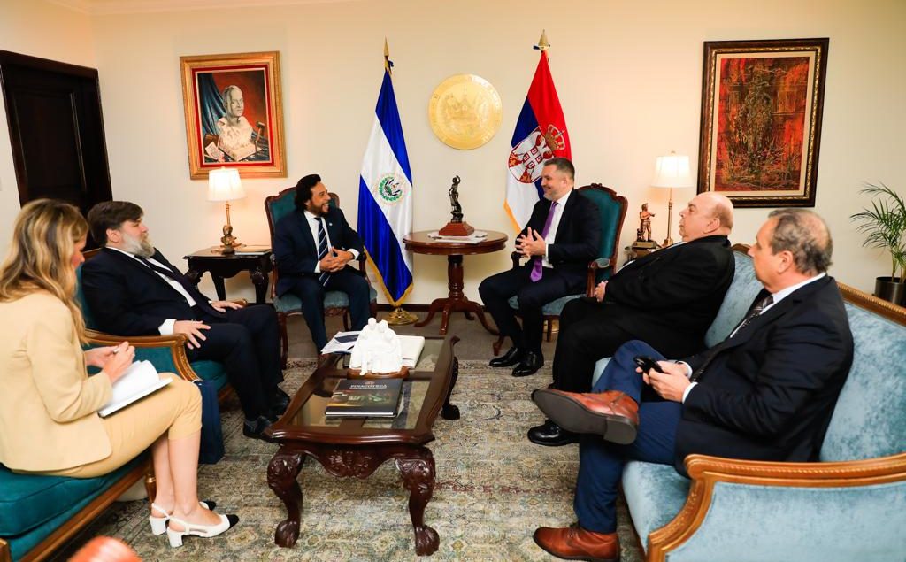 Serbia ofrece cooperación a El Salvador en áreas de deporte y agricultura
