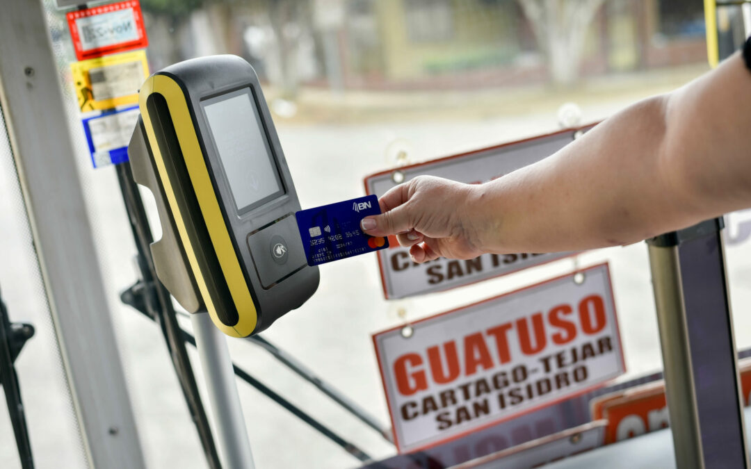 Costa Rica ya cuenta con pago electrónico en 95 autobuses