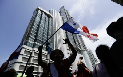 Entra en vigor rebaja general de combustible, pero siguen las protestas en Panamá