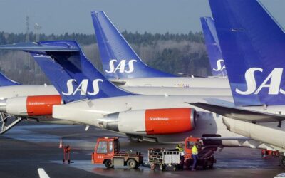 Aerolínea escandinava SAS cancela vuelos por una huelga de pilotos y ve su futuro en peligro