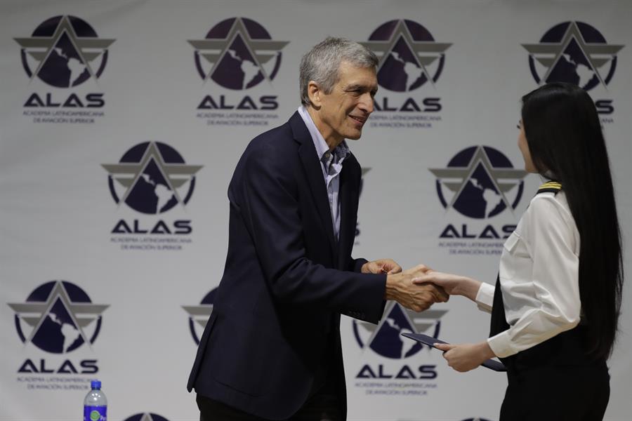 Academia Latinoamericana de Aviación de Copa Airlines gradúa a 40 pilotos panameños