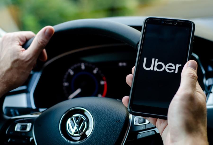 Uber y Doordash caen en la bolsa tras la propuesta de regularizar a los repartidores