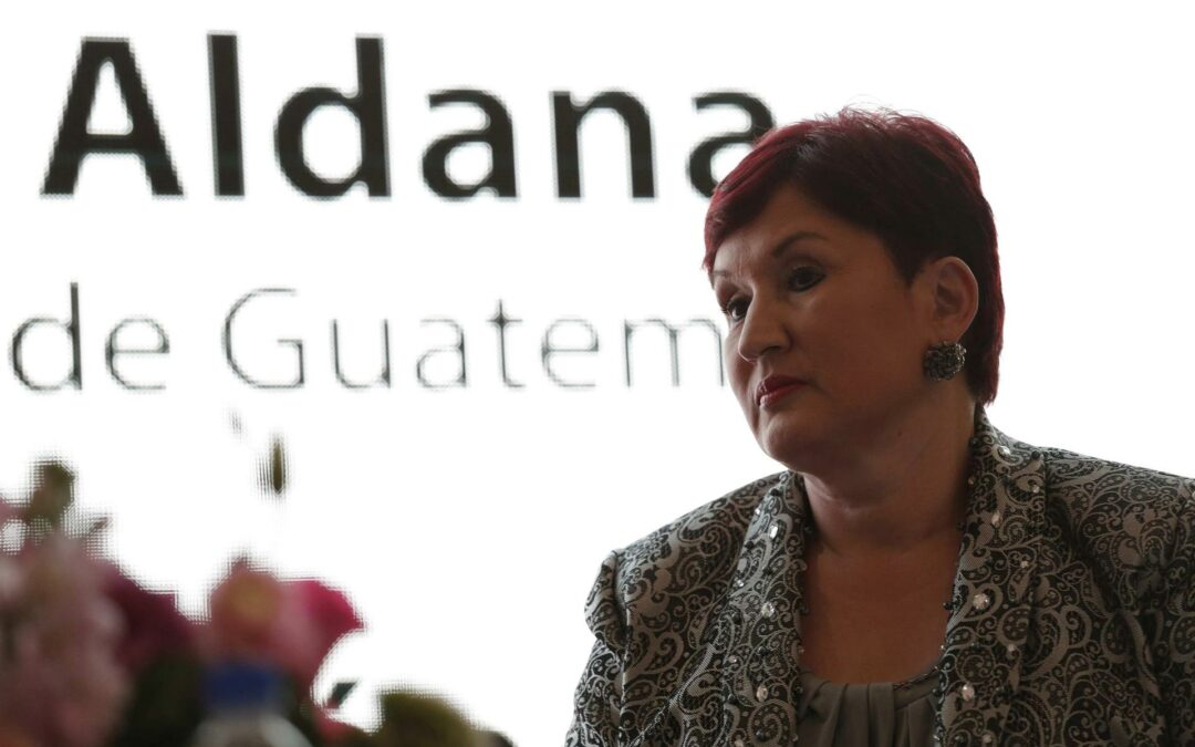 Exfiscal de Guatemala insta a «rescatar al Estado de la mafia»