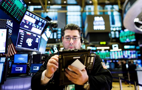 Wall Street abre en rojo y el Dow Jones pierde un 0,33 %