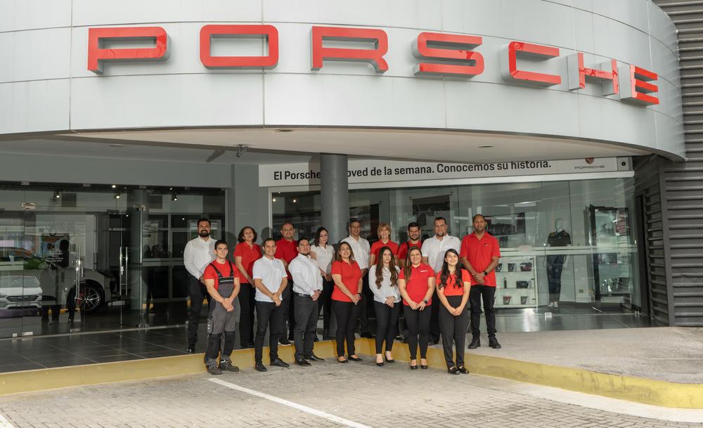 Porsche da premio Importador del Año 2021 a Alemautos Panamá S.A. y a Automotriz Alemana de Costa Rica