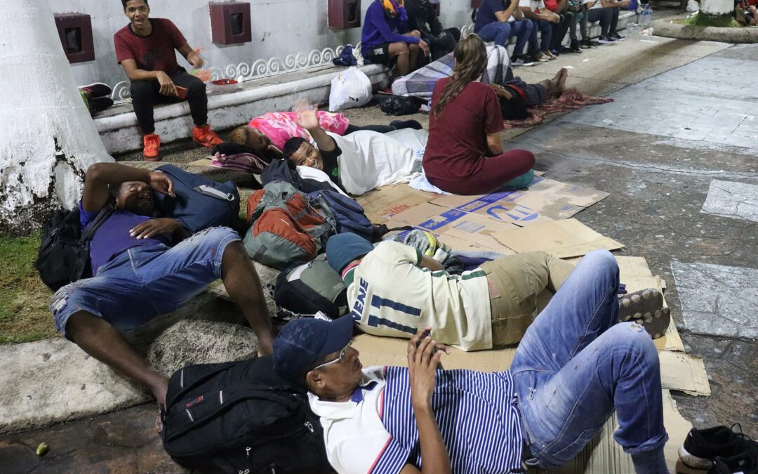 ONG estiman que hay 125.000 migrantes en ruta en estados del sur de México