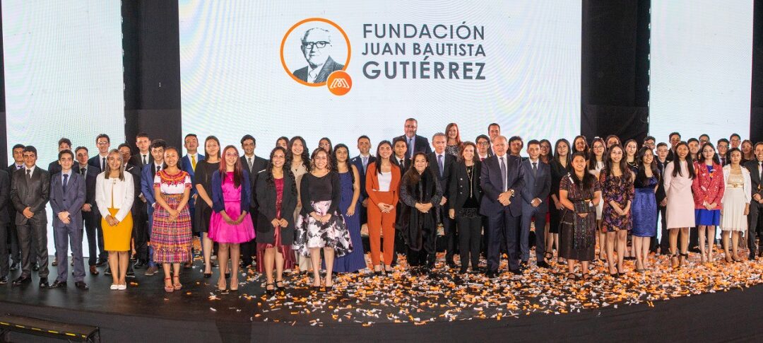 La Fundación Juan Bautista Gutiérrez entrega 50 nuevas becas universitarias