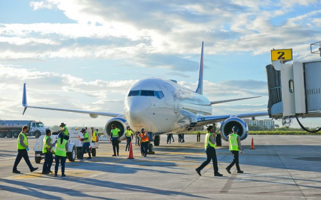 Turista de Toronto se convierte en el pasajero 12 millones de Guanacaste Aeropuerto