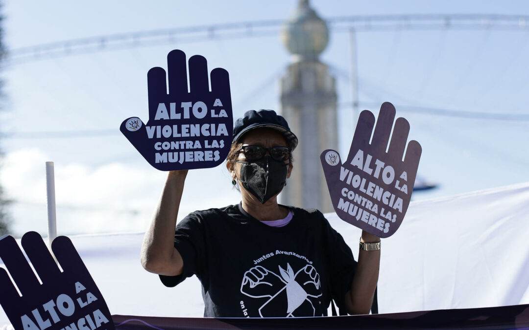 Salvadoreñas alzan su voz por la violencia del Gobierno durante el estado excepción