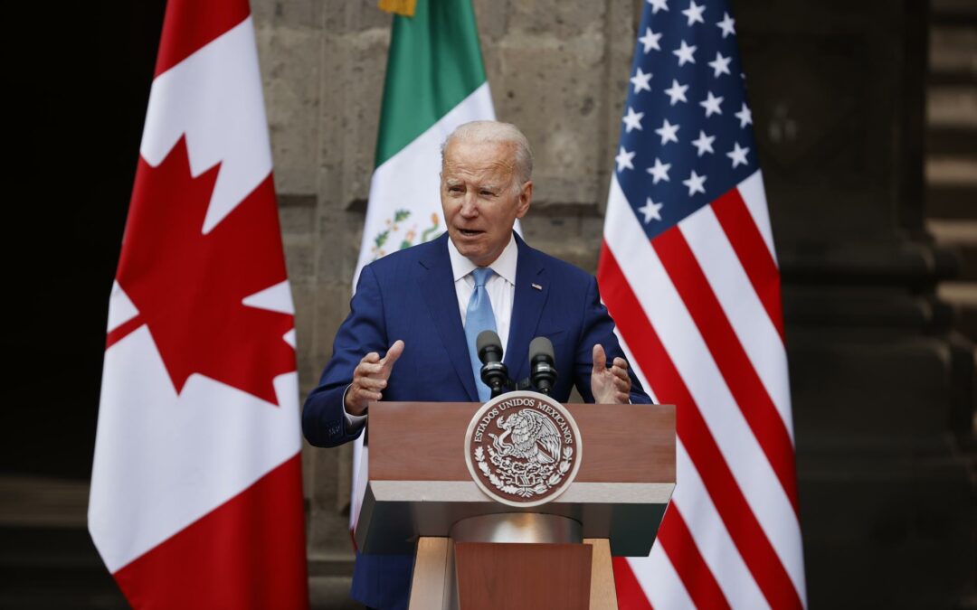 Biden presume reducción de flujo de migrantes a EE.UU. tras nueva política