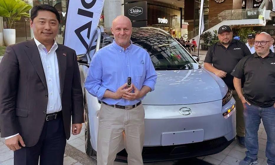 República Popular de China dona auto eléctrico a gobierno de Costa Rica