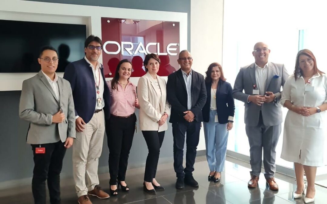Oracle y ManpowerGroup firman acuerdo para insertar talento tecnológico costarricense en mercado laboral