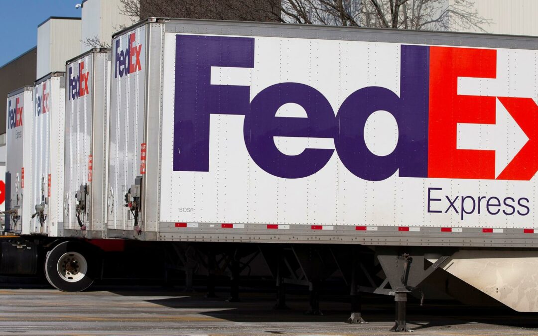 FedEx despedirá a más del 10 % de sus directivos y ejecutivos