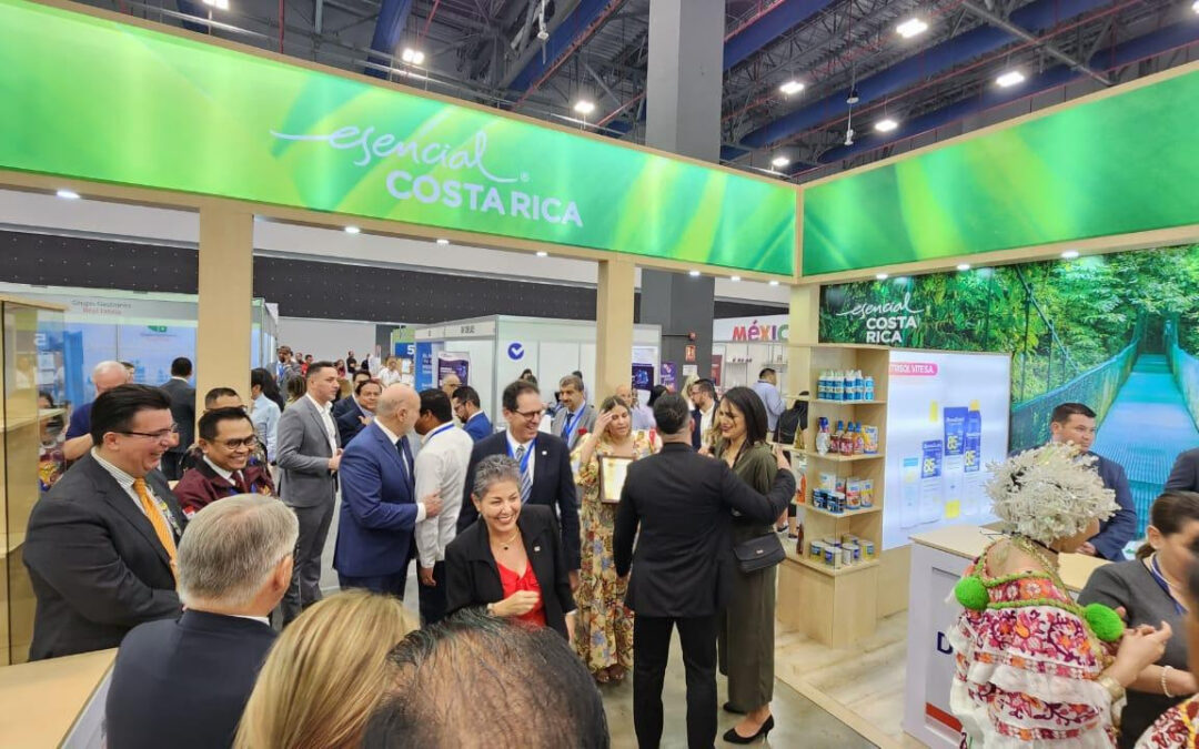 Costa Rica promociona su oferta de alimentos, industria y servicios en Expocomer 2023