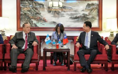 Presidente de Guatemala llega a Taiwán en visita oficial
