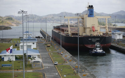 Canal de Panamá aumentará en junio a 32 el paso diario de buques