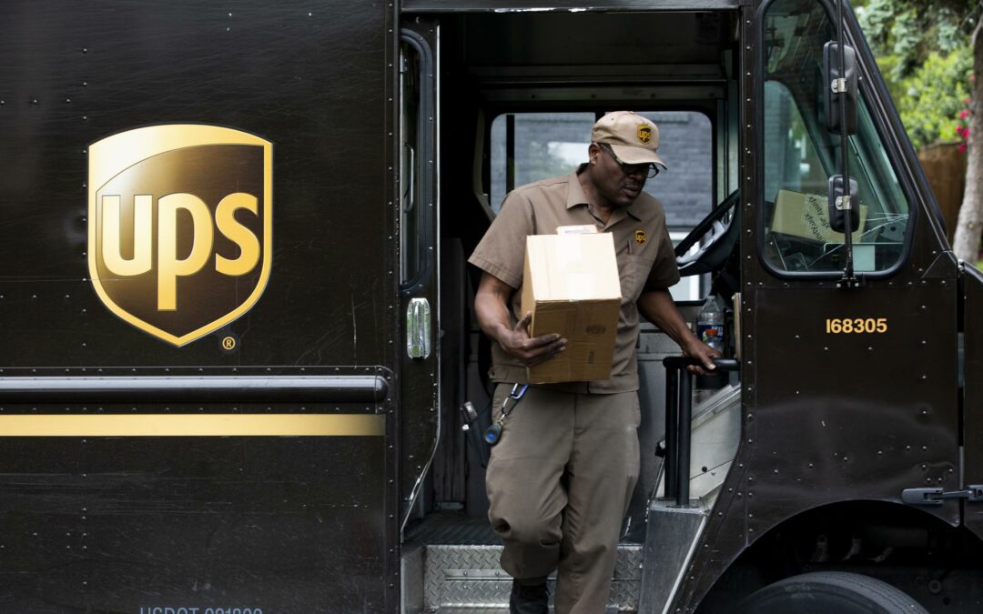 Trabajadores de UPS amenazan con la huelga en EE.UU.