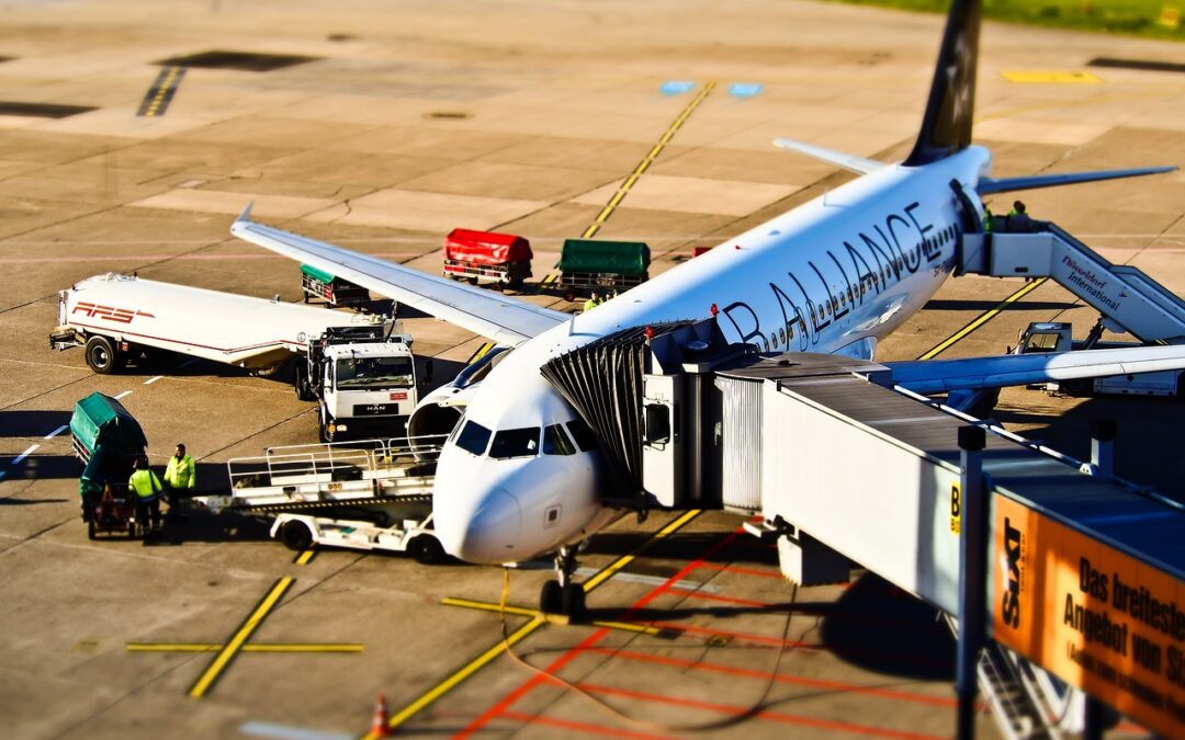¿Cómo pueden los aeropuertos maximizar el rendimiento y la seguridad en sus instalaciones? 