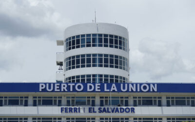 El Salvador oficializa las operaciones de ferry de carga con destino a Costa Rica