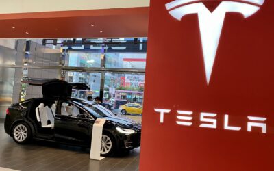 Tesla se dispara un 15 % en bolsa ante una posible licencia de su software de conducción