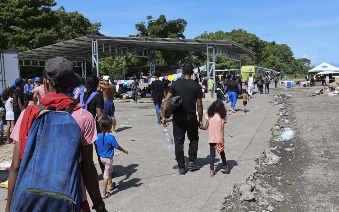 Costa Rica y Panamá buscan controlar el tránsito de migrantes por la frontera común