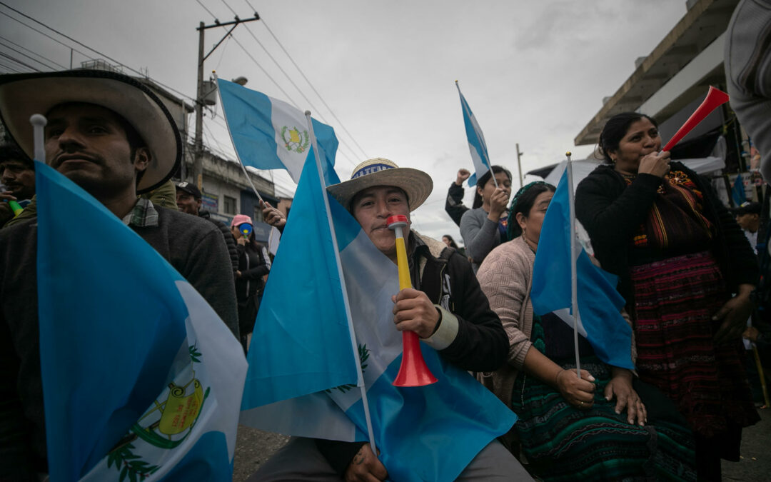 Indígenas de Guatemala suman 16 días de protesta para exigir renuncia de su fiscal general