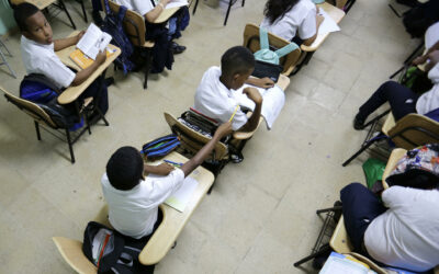 Estudiantes panameños regresan a las aulas tras más de un mes por las protestas antiminería
