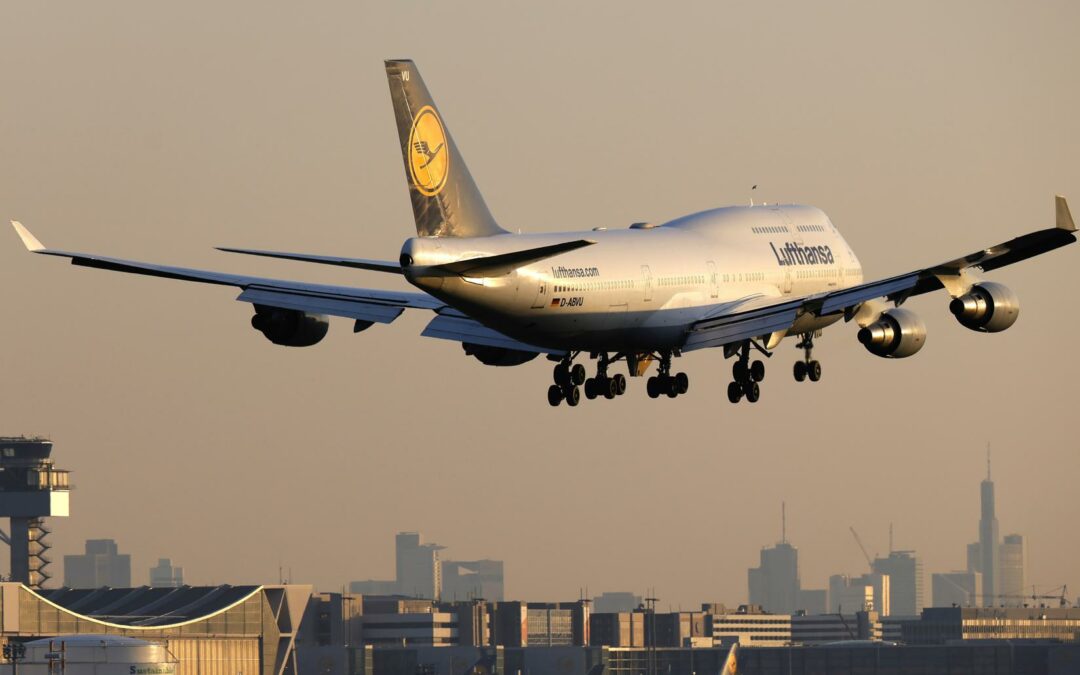 La aerolínea alemana Lufthansa anuncia la compra de 100 Boeing y 40 Airbus