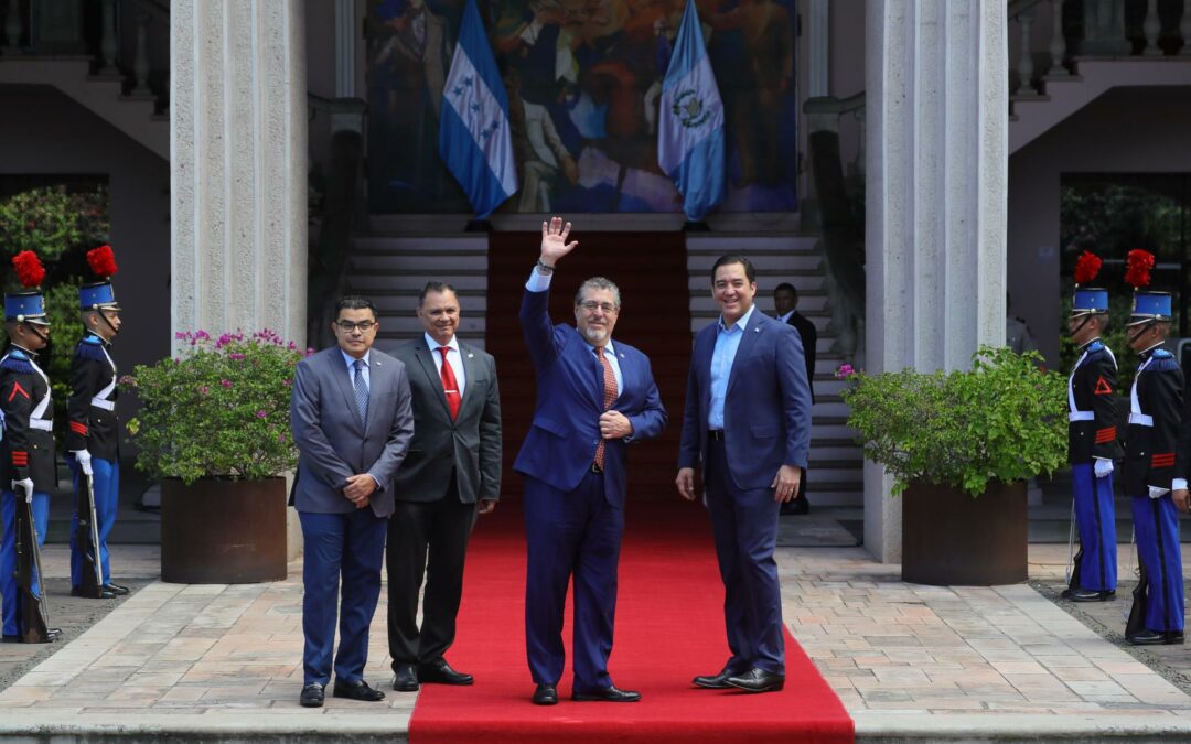 Presidente electo de Guatemala nombra siete hombres y siete mujeres para su gabinete