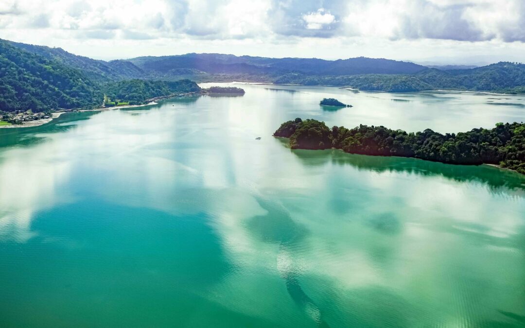 Golfo Dulce, un fiordo tropical rico en biodiversidad y atractivo turístico de Costa Rica