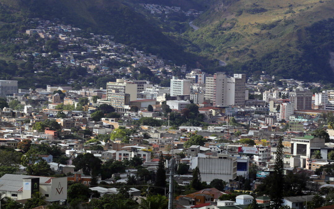 Economistas creen que ahora es el momento adecuado para un pacto fiscal y social en Honduras