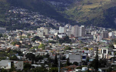 Economistas creen que ahora es el momento adecuado para un pacto fiscal y social en Honduras