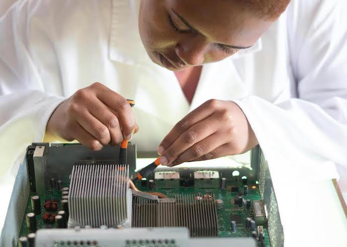 Costa Rica lanza primera certificación profesional en semiconductores en Centroamérica