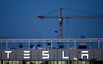 Tesla anuncia a sus empleados que reducirá su plantilla global más de 10 %