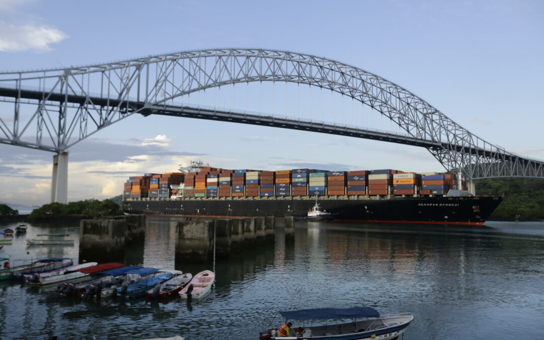 Canal de Panamá eleva a 32 el tránsito diario de buques ante la llegada de las lluvias