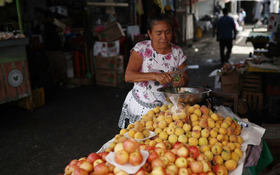 Los precios, el gran dilema de los vendedores y compradores de alimentos en El Salvador
