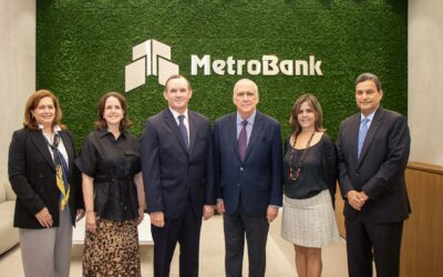 MetroBank firma convenio con INCAE Business School