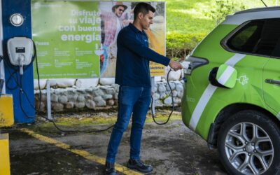 Si va a comprar un vehículo eléctrico siga algunas recomendaciones para cargarlo en casa