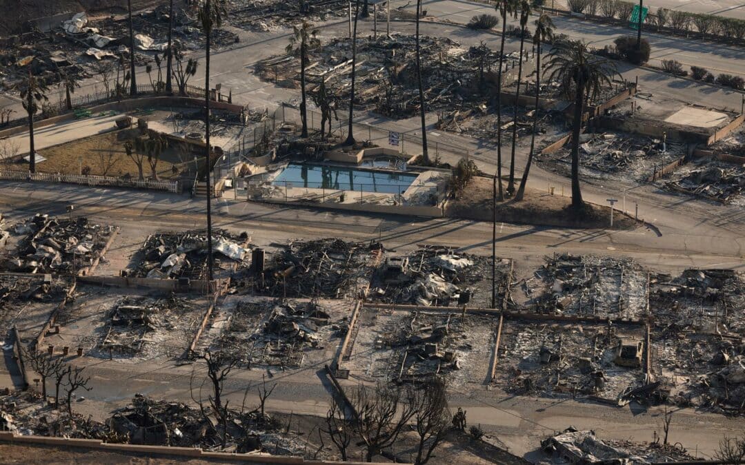 Pacific Palisades, el barrio de los ricos y famosos que los incendios redujeron a ceniza en California