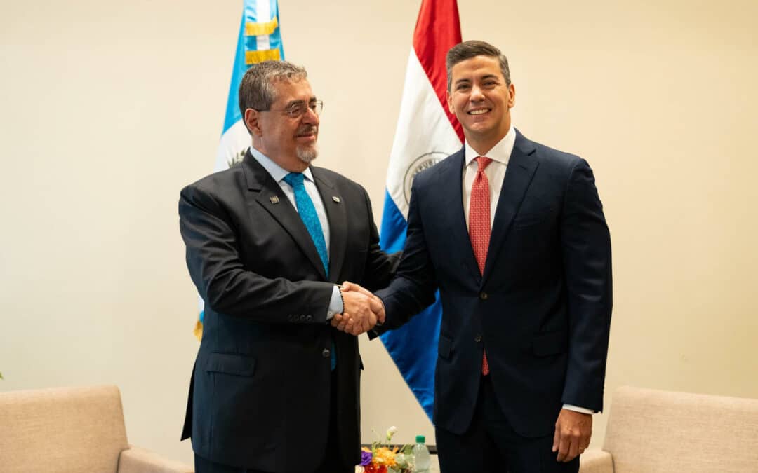 Presidentes de Paraguay y Guatemala hablan de la integración del Centro y Sur de América