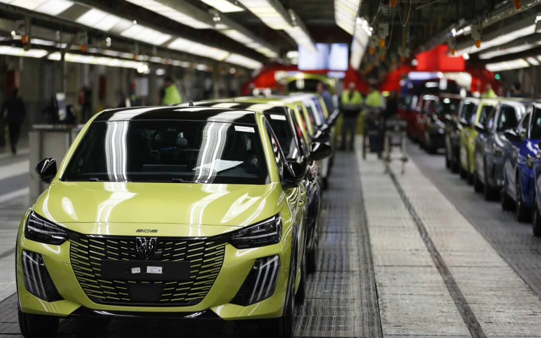Stellantis aplicará despidos temporales a 900 trabajadores en EE.UU. por aranceles de Trump