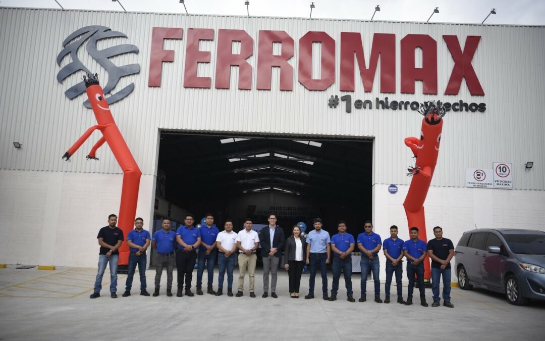 Ferromax inaugura megaservicio en Tecpán, Guatemala