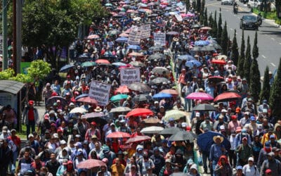 Maestros de Guatemala presionan al Gobierno por pacto colectivo que eleve 10 % el salario
