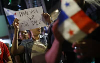Panameños marchan contra el Gobierno por acuerdo con EE.UU. y reforma a seguridad social